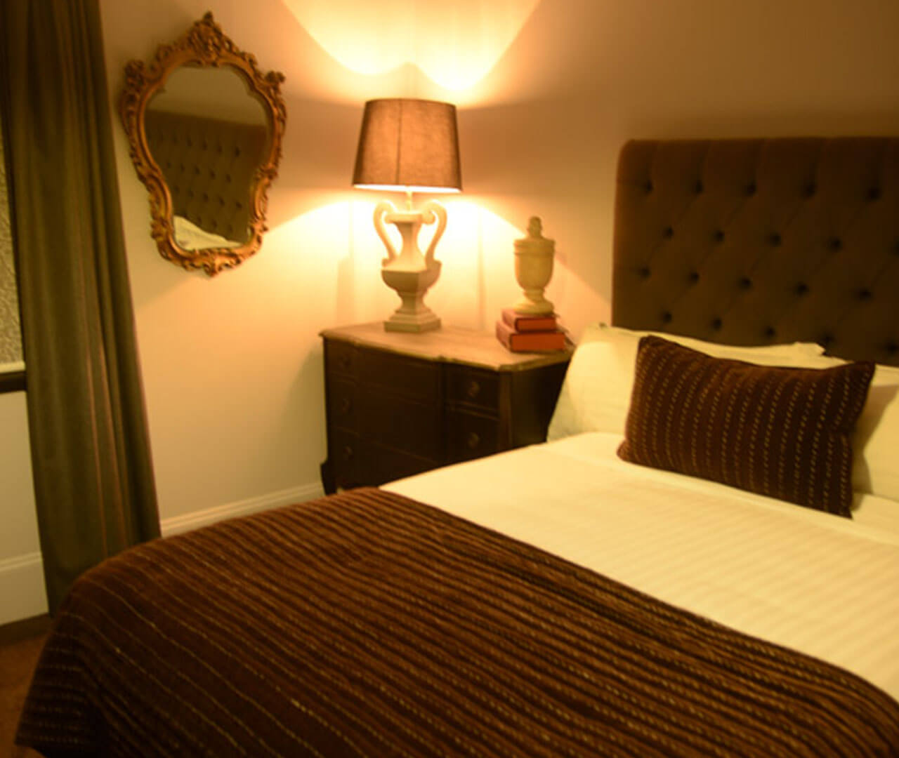 Pub-Cottage-Queen-Room-10